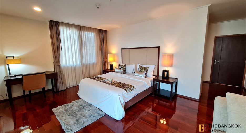 For rent 3 bedrooms condo in Watthana, Bangkok