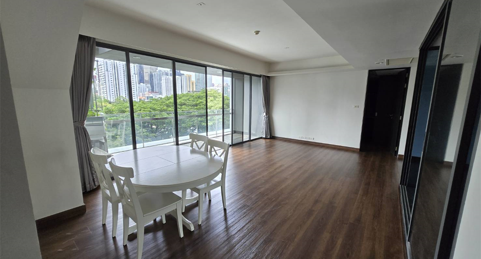Condo en alquiler de 3 habitaciones en Watthana, Bangkok