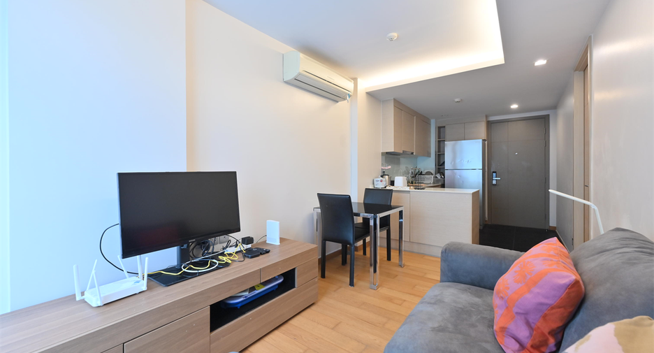For rent 1 bed condo in Watthana, Bangkok