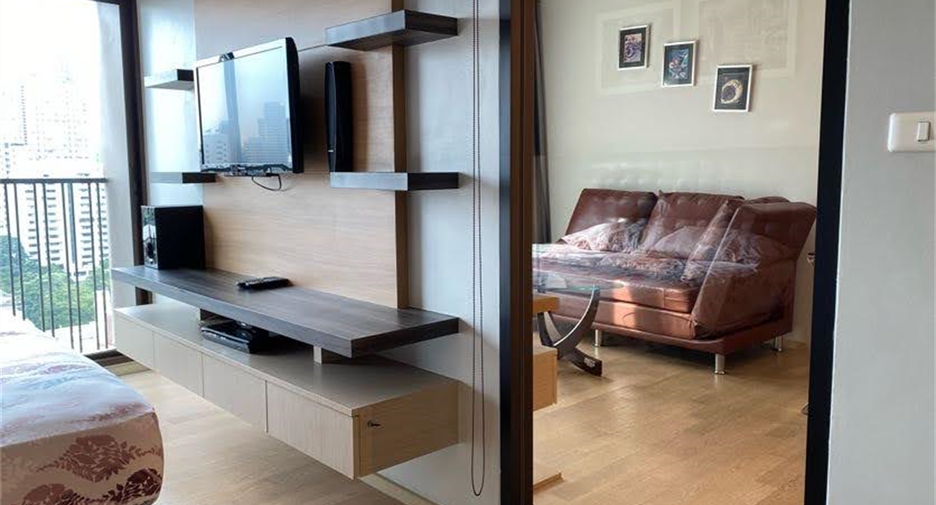 For rent 1 bed condo in Khlong Toei, Bangkok