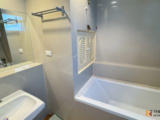 For rent 2 ベッドルーム condo in Watthana, Bangkok