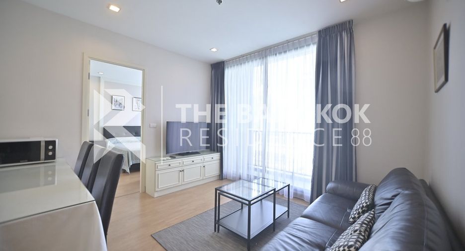 For rent 2 bedrooms condo in Phra Khanong, Bangkok