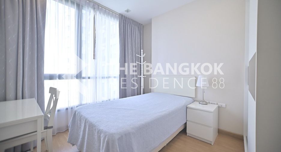 For rent 2 bedrooms condo in Phra Khanong, Bangkok