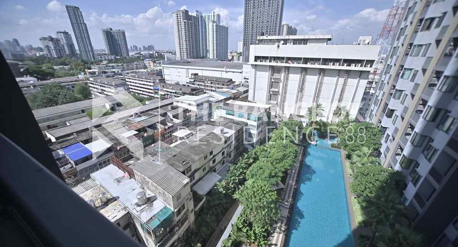 For rent 2 bedrooms condo in Phra Khanong, Bangkok