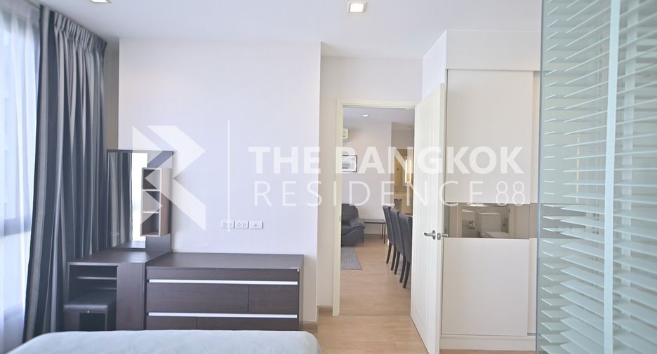 For rent 2 bedrooms condo in Phra Khanong, Bangkok