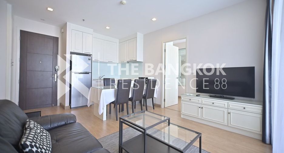For rent 2 bedrooms condo in Phra Khanong, Bangkok