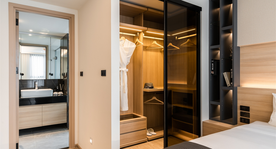 For rent 2 bedrooms condo in Watthana, Bangkok