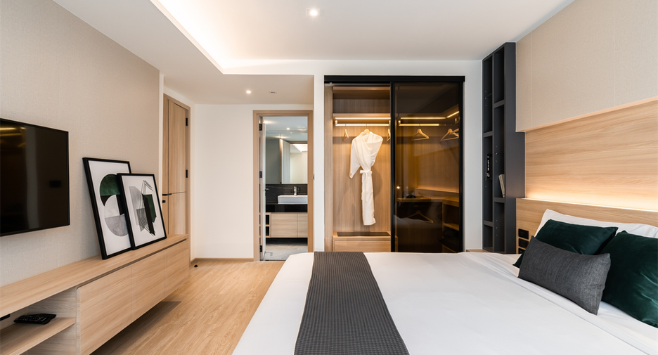 For rent 2 bedrooms condo in Watthana, Bangkok