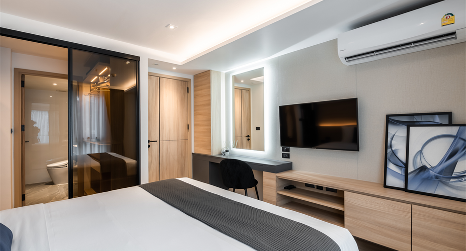 For rent 2 bedrooms condo in Watthana, Bangkok
