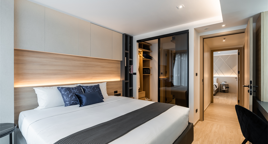For rent 2 bedrooms condo in Watthana, Bangkok