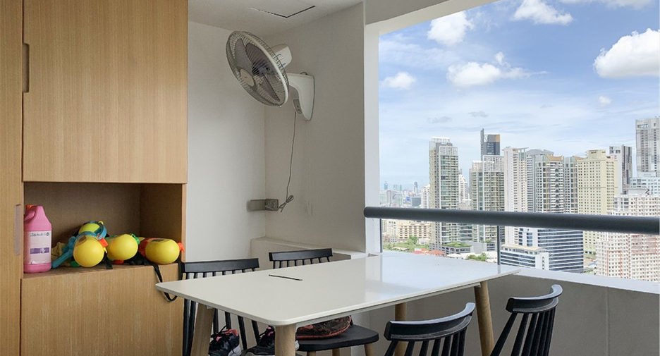 For rent 3 ベッドルーム condo in Khlong Toei, Bangkok