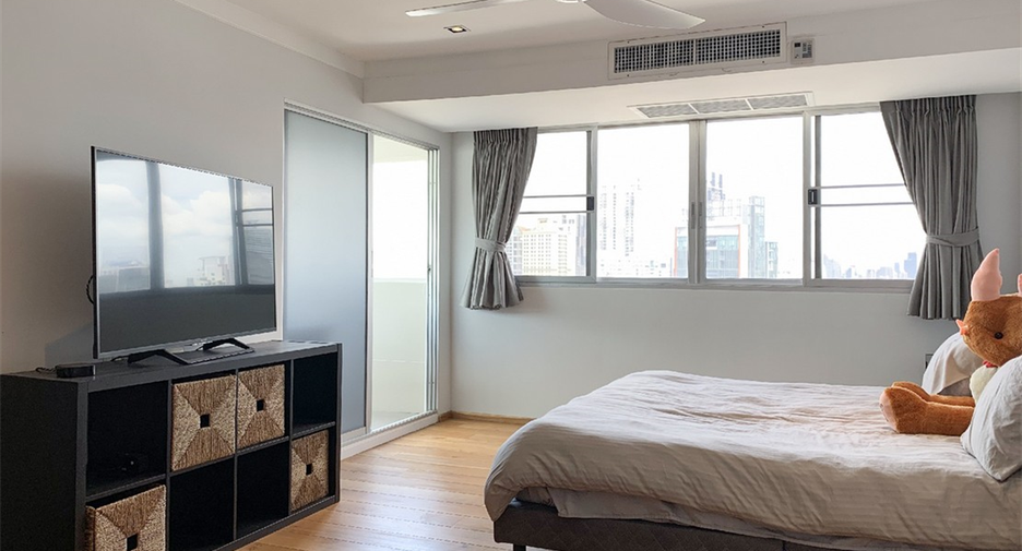 For rent 3 ベッドルーム condo in Khlong Toei, Bangkok