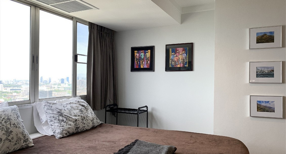 For rent 3 ベッドルーム condo in Khlong Toei, Bangkok