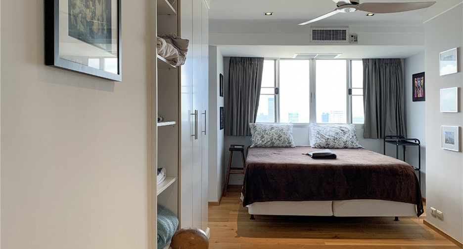 For rent 3 ベッドルーム condo in Khlong Toei, Bangkok