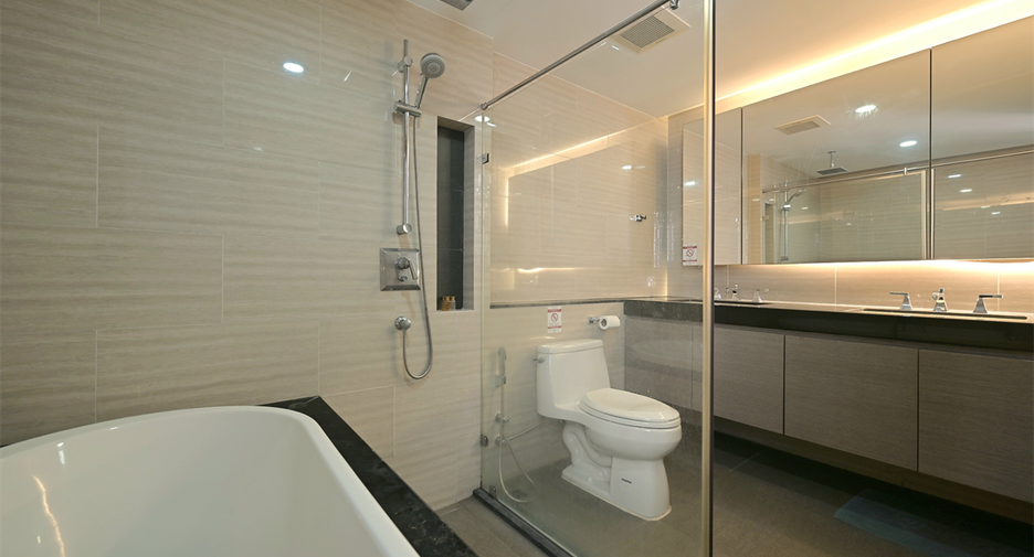 Wohnung zur Miete mit 2 Zimmer in Pathum Wan, Bangkok