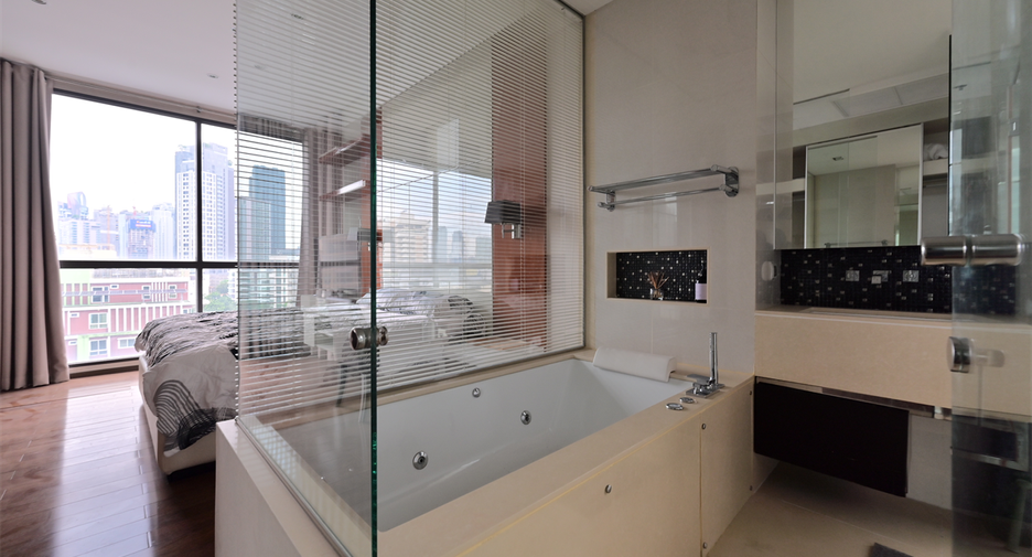 For rent 2 ベッドルーム condo in Khlong Toei, Bangkok