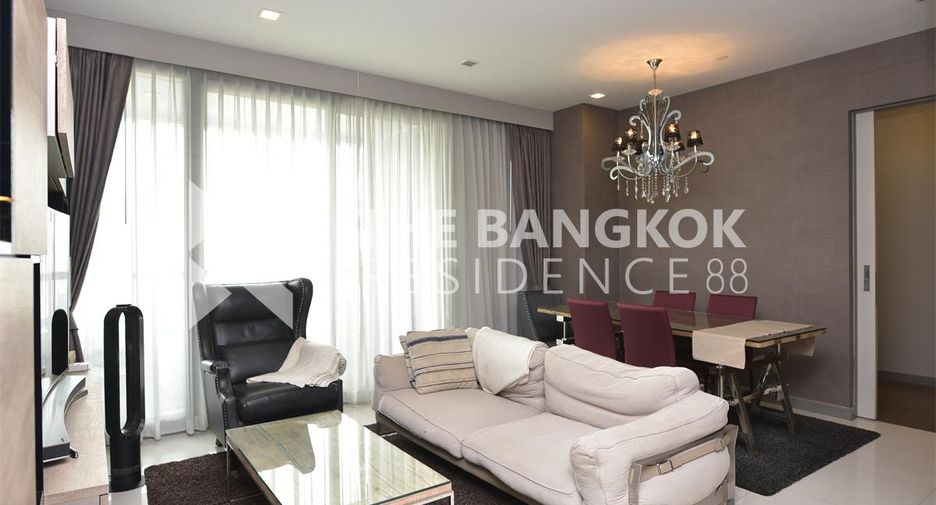 For rent 2 bedrooms condo in Bang Rak, Bangkok