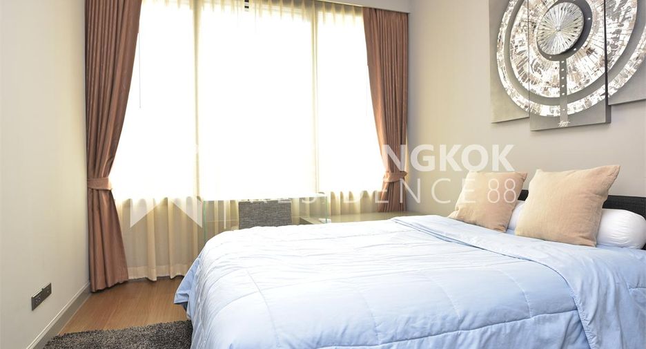 For rent 2 bedrooms condo in Bang Rak, Bangkok