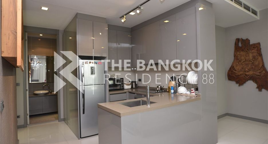 For rent 2 bedrooms condo in Bang Rak, Bangkok