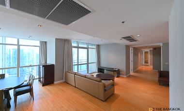 For rent 3 bedrooms condo in Pathum Wan, Bangkok
