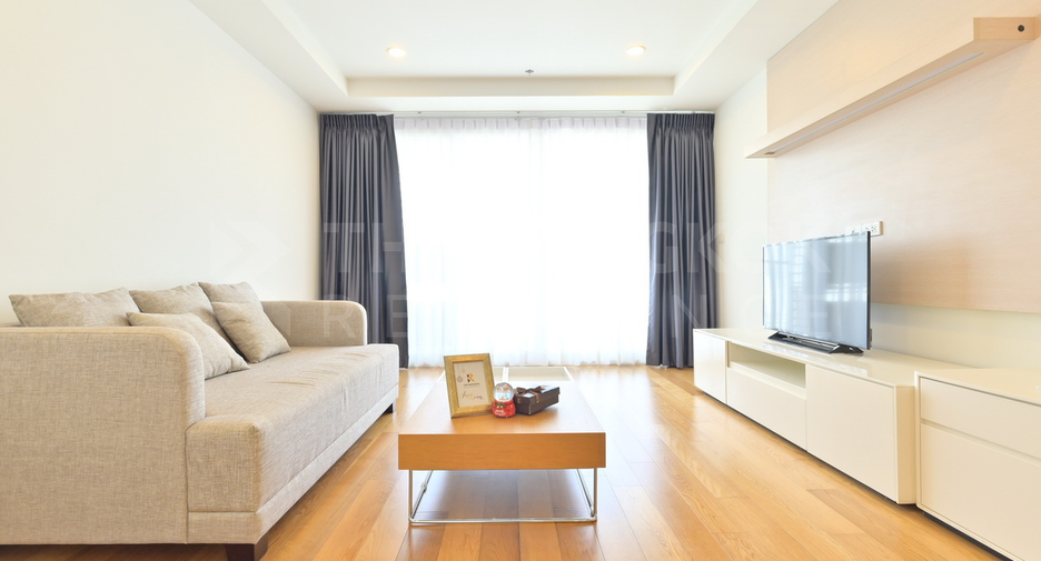 For rent 3 bedrooms condo in Watthana, Bangkok
