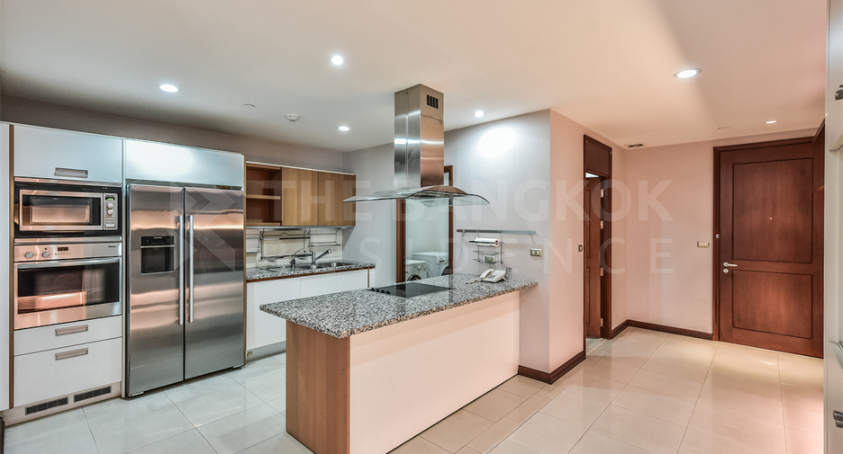 For rent 3 ベッドルーム condo in Sathon, Bangkok