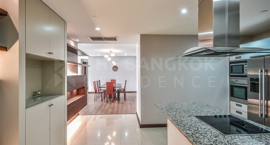 For rent 3 ベッドルーム condo in Sathon, Bangkok