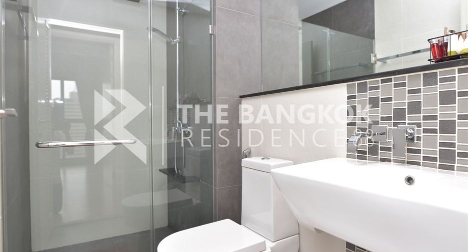 For rent 2 bedrooms condo in Khlong San, Bangkok