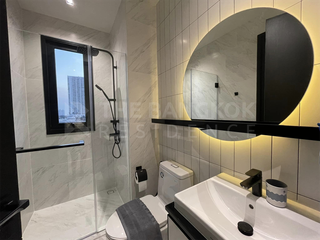 For rent 2 bedrooms condo in Khlong San, Bangkok