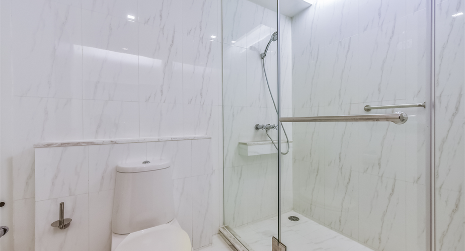 For rent 2 bedrooms condo in Sathon, Bangkok
