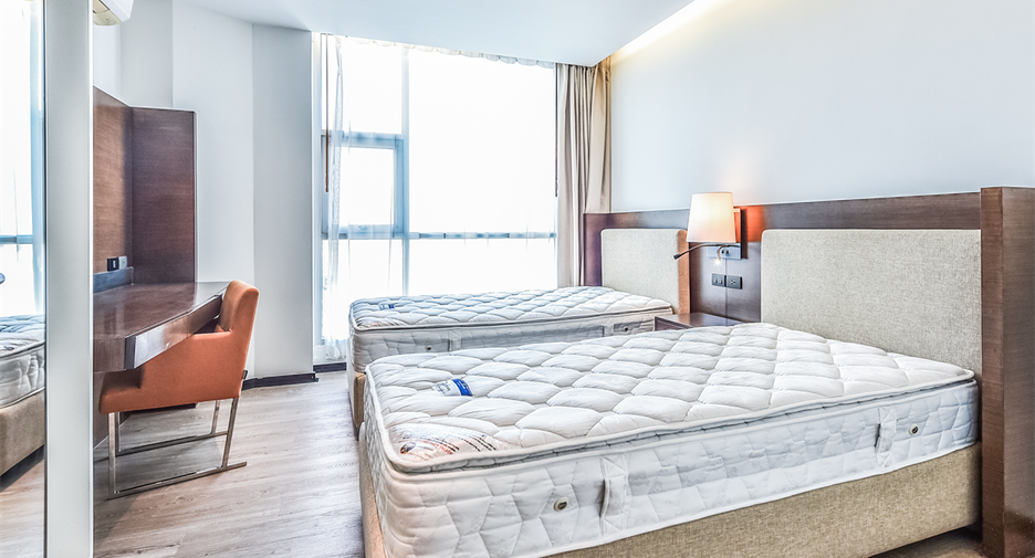 For rent 2 bedrooms condo in Sathon, Bangkok