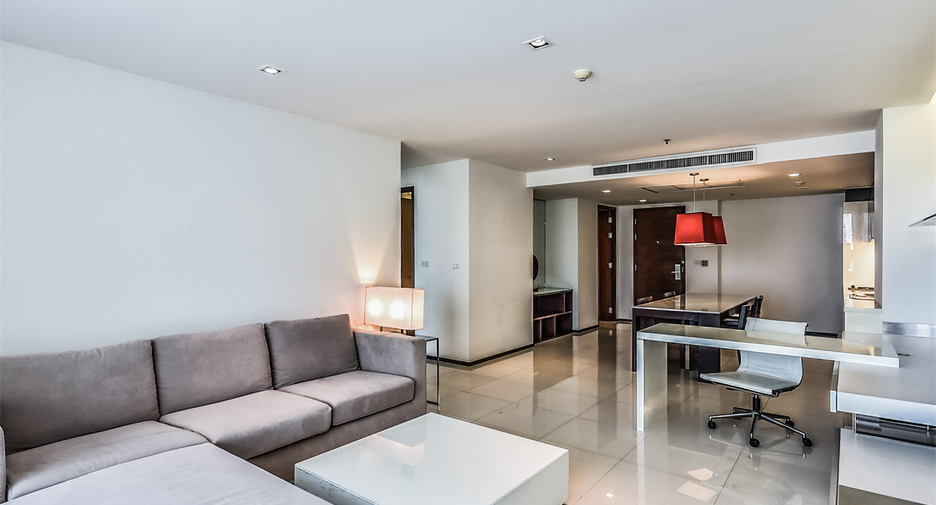 For rent 2 bedrooms condo in Sathon, Bangkok