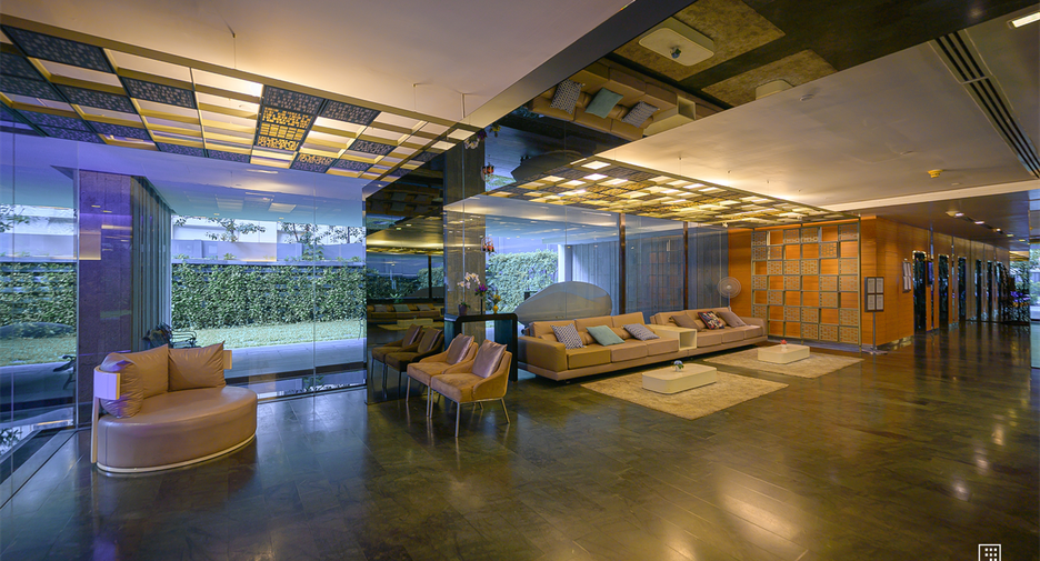 For rent 3 bedrooms condo in Khlong Toei, Bangkok
