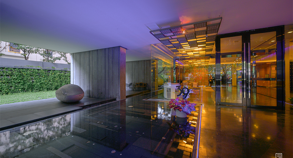 For rent 3 bedrooms condo in Khlong Toei, Bangkok