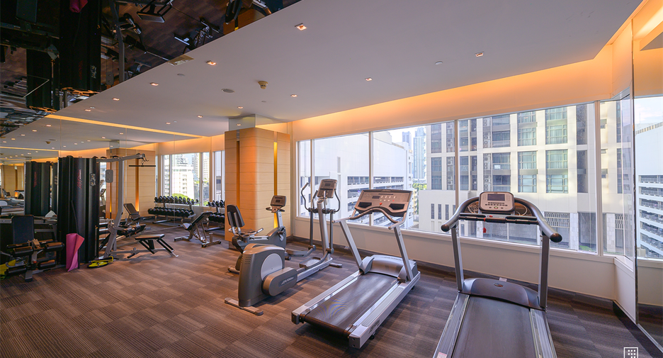 For rent 3 bedrooms condo in Khlong Toei, Bangkok
