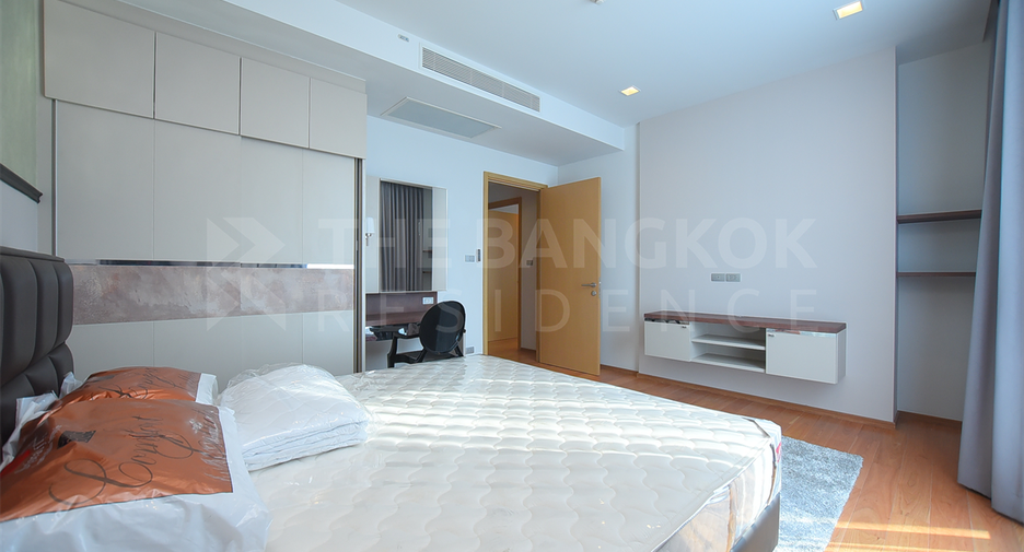 For rent 2 bedrooms condo in Khlong Toei, Bangkok