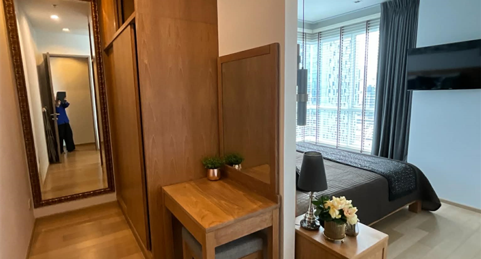 For rent 2 bedrooms condo in Watthana, Bangkok