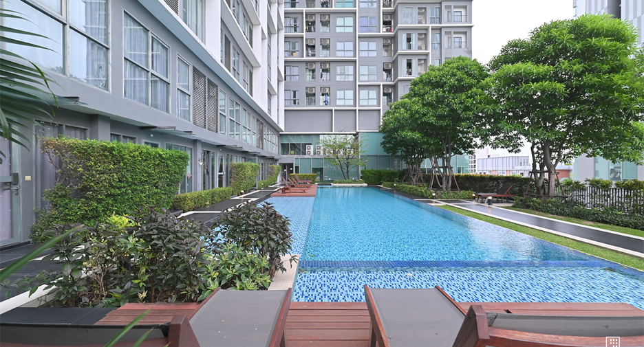 For rent 2 bedrooms condo in Phra Khanong, Bangkok