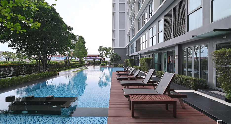 For rent 2 bedrooms condo in Phra Khanong, Bangkok