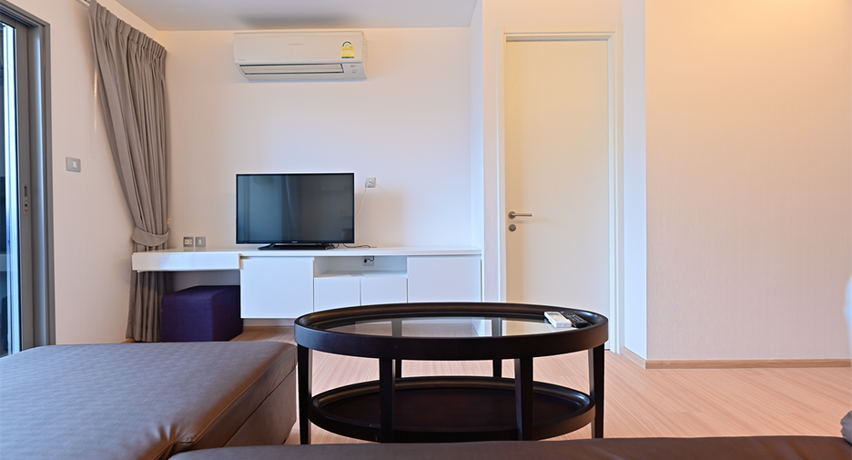 For rent 1 bed condo in Watthana, Bangkok