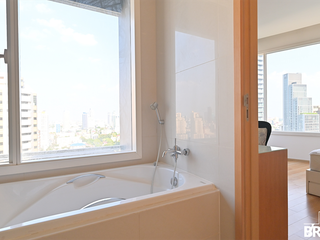 Condo en alquiler de 2 habitaciones en Khlong Toei, Bangkok