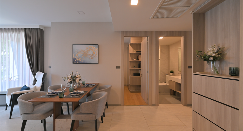 For rent 2 bedrooms condo in Watthana, Bangkok