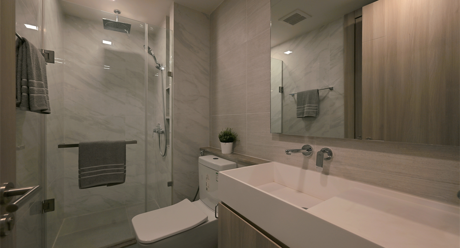 For rent 2 bedrooms condo in Watthana, Bangkok