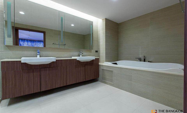 For rent 4 bedrooms condo in Sathon, Bangkok