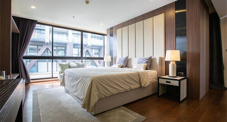 For rent 4 bedrooms condo in Sathon, Bangkok