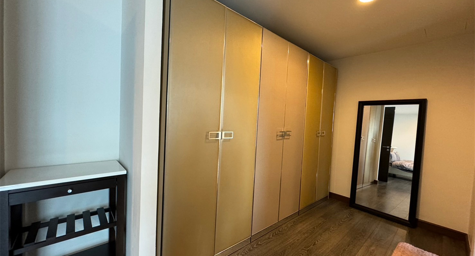 À louer 3 chambres condo à Khlong Toei, Bangkok