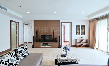 For rent 3 bedrooms condo in Khlong Toei, Bangkok