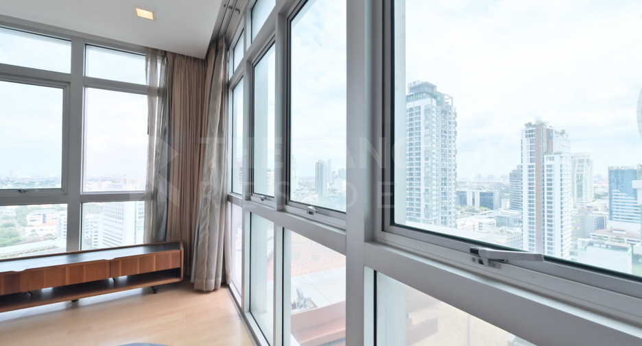 For rent 3 ベッドルーム condo in Khlong Toei, Bangkok