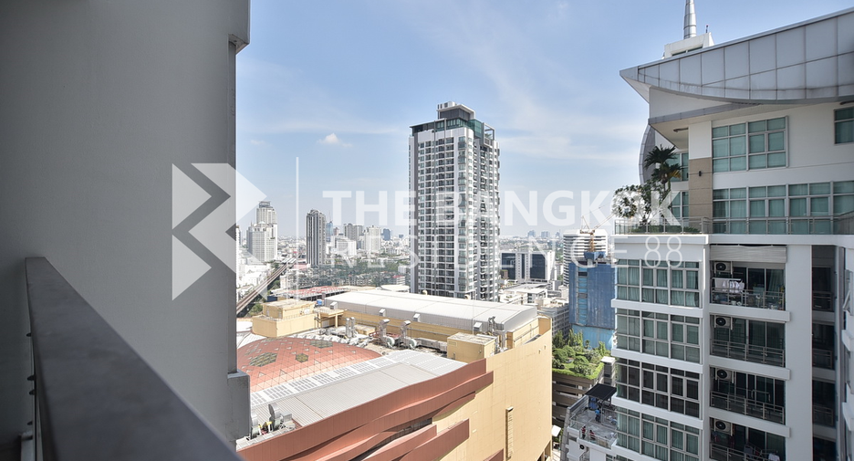 For rent 3 ベッドルーム condo in Khlong Toei, Bangkok