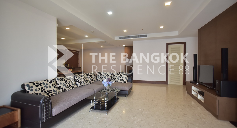 For rent 3 ベッドルーム condo in Khlong Toei, Bangkok